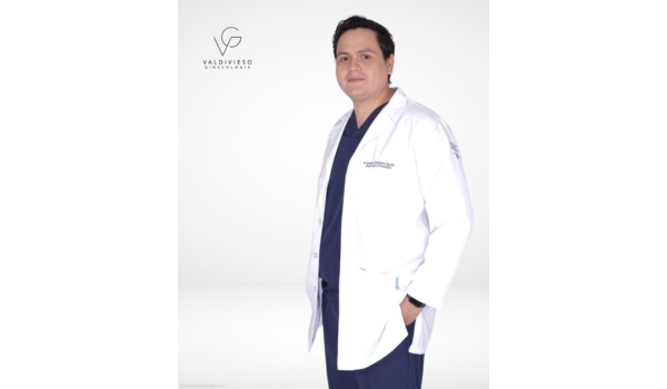 Dr. Roberto René Valdivieso, ginecólogo en San Salvador y Ahuachapán